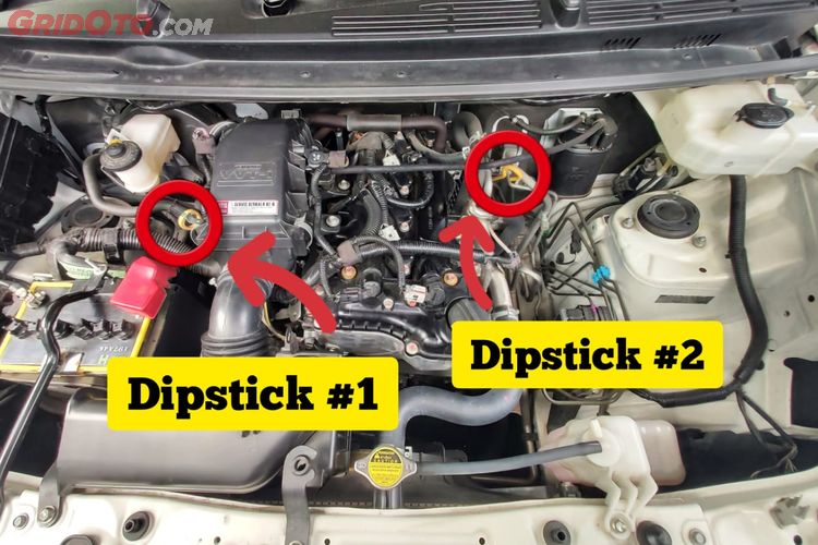 Tips Beli Mobil Bekas, Cara Cek Oli Mesin Pakai Dipstick yang Benar - GridOto.com