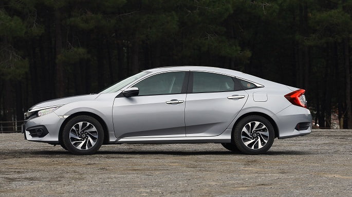 10 Rekomendasi Mobil Sedan Terbaik dan Termurah di Indonesia